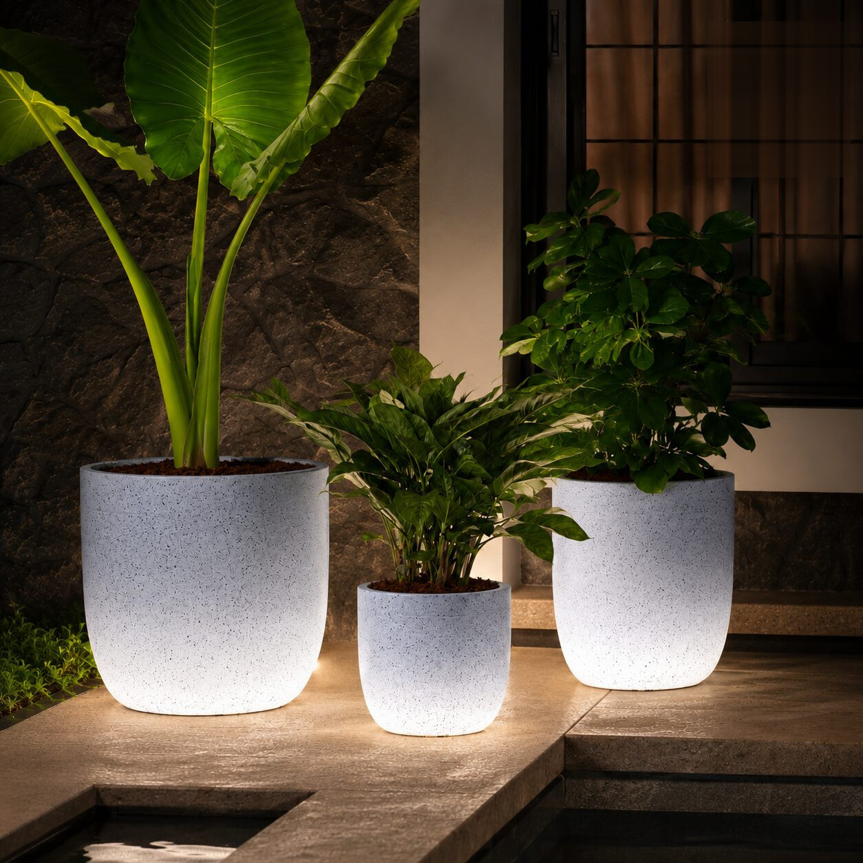 Milano Short Illuminated Planter - Nook & Nature